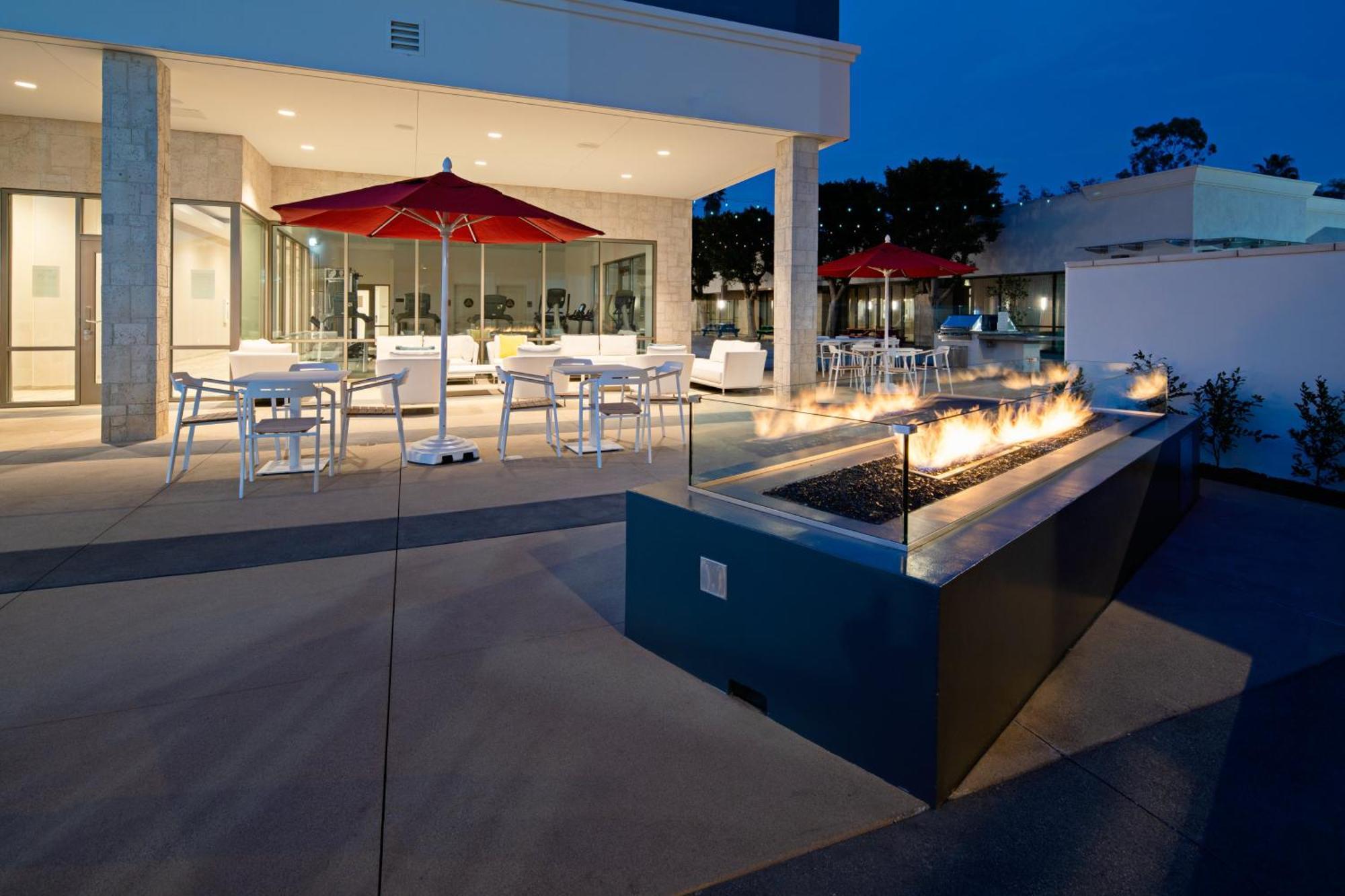 Holiday Inn Long Beach - Airport By Ihg Exterior foto